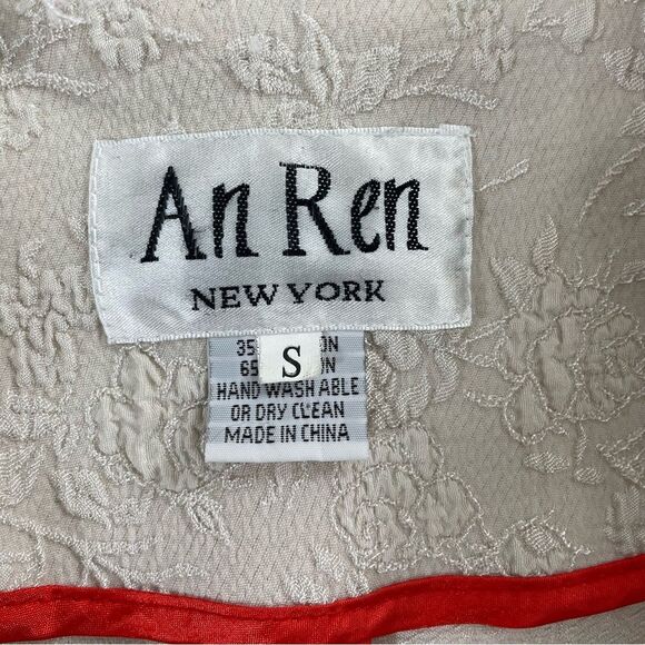 An Ren New York Small 3 Large Button Short Sleeve Blazer - Khaki - Ruffled - Picture 13 of 13